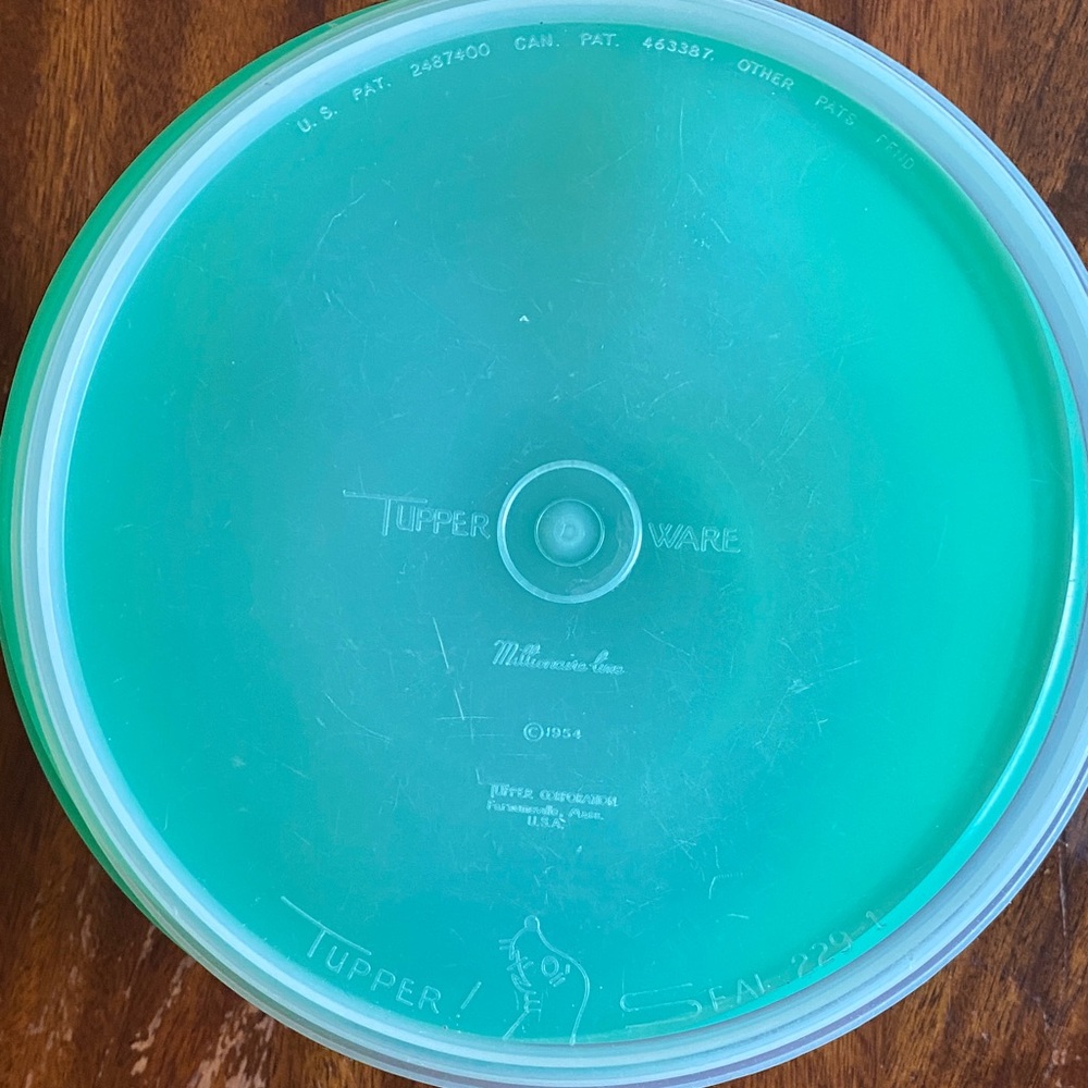 Vintage green Tupperware bowl with lid